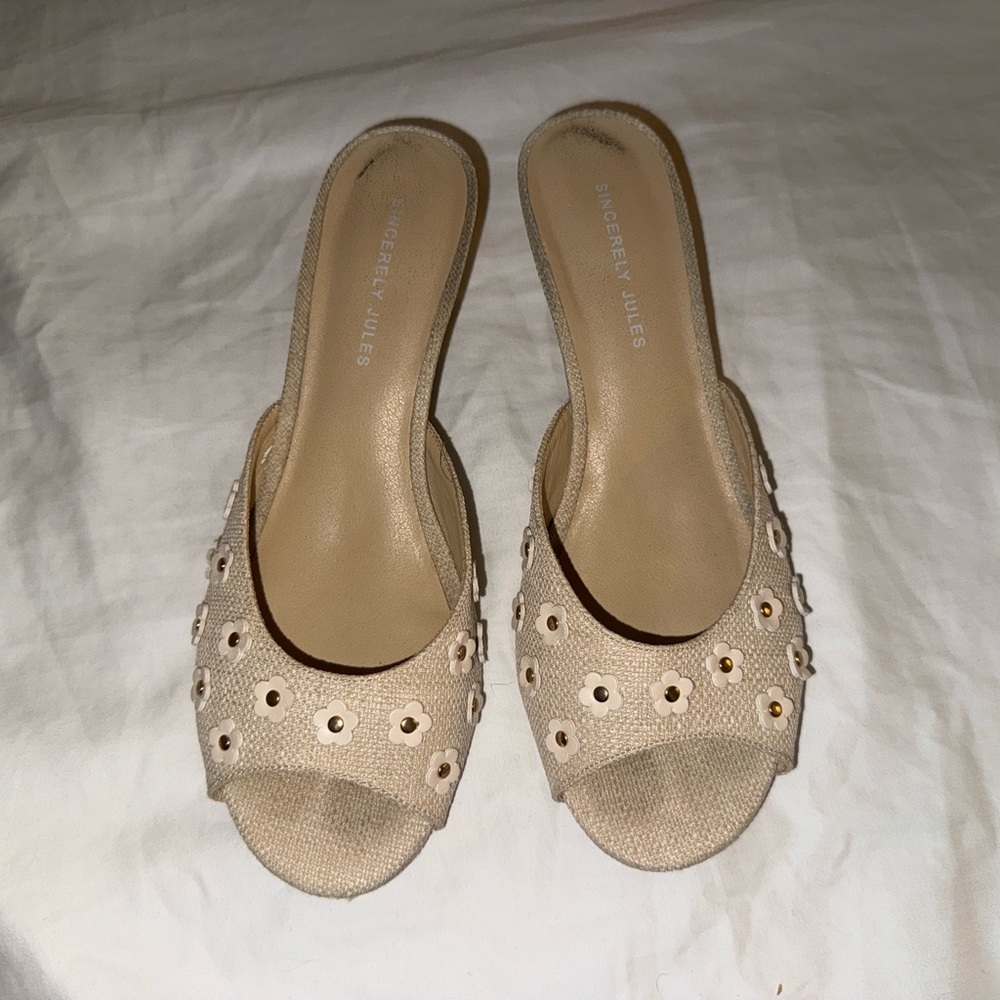 Sincerly Jules Tan Floral Eyelet Slide Mules
